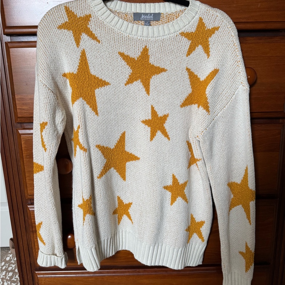 Marled Gold and Cream Crew Neck Sweater with Star Pattern